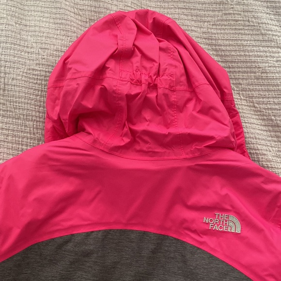The North Face girls pink double layer coat NWOT - Picture 4 of 14